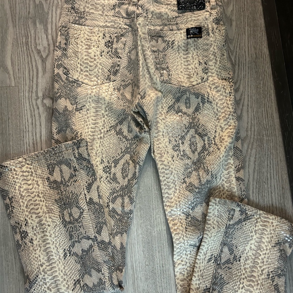 Vintage Parasuco Cream and Gray Snake Print Skinny Jeans